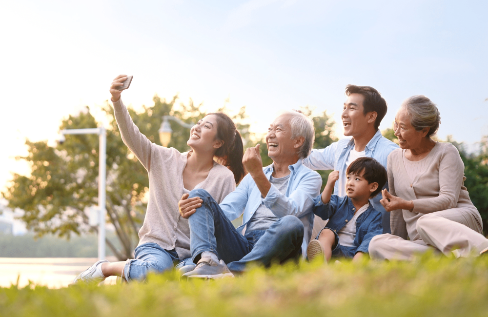 asian family selfie asian family selfie